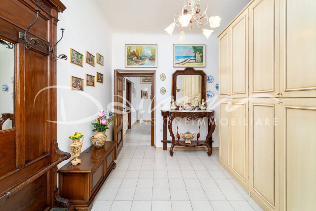 appartamento in vendita a Genova in zona Staglieno