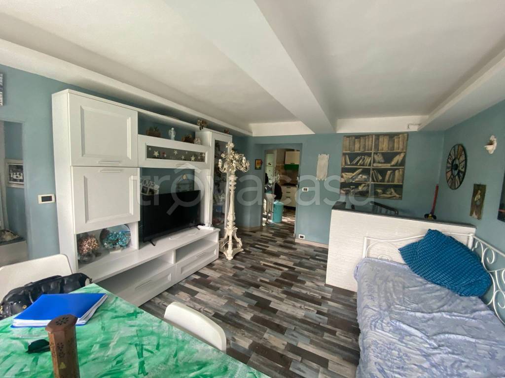 appartamento in vendita a Genova in zona Molassana