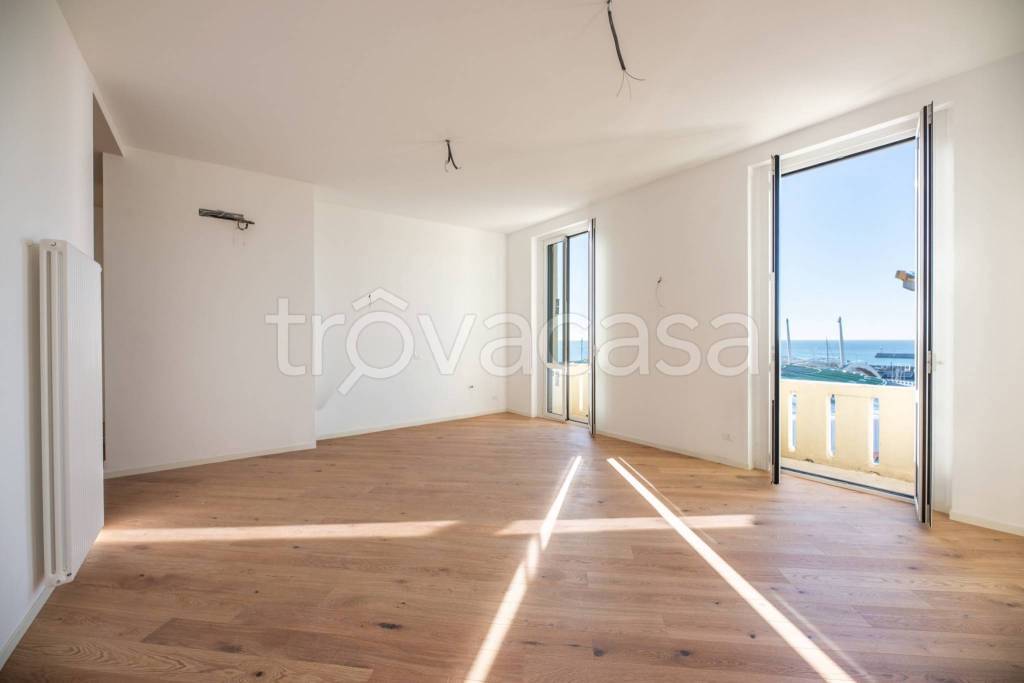 appartamento in vendita a Genova in zona Carignano