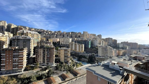 appartamento in vendita a Genova in zona Lagaccio / Granarolo