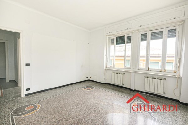 appartamento in vendita a Genova in zona Sestri Ponente