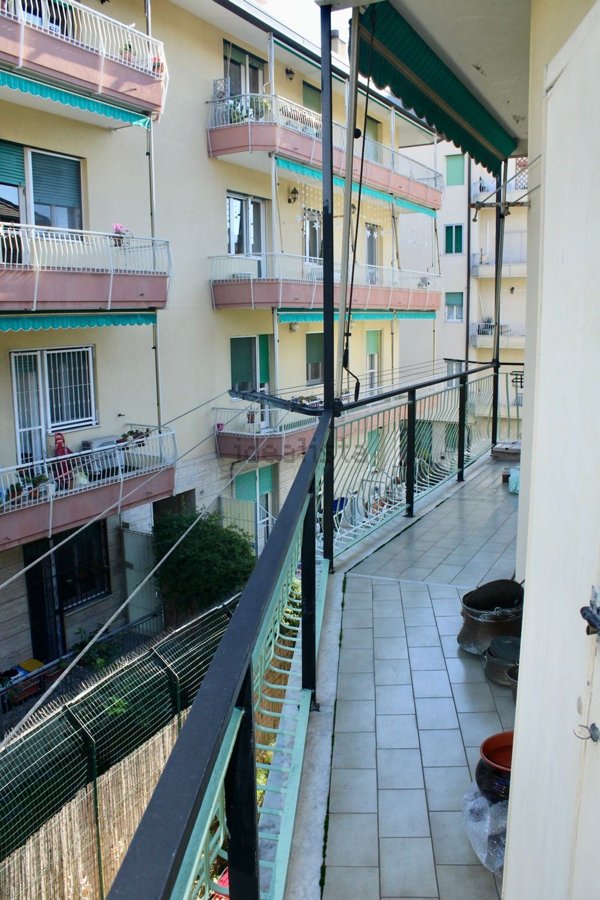 appartamento in vendita a Genova in zona Sturla