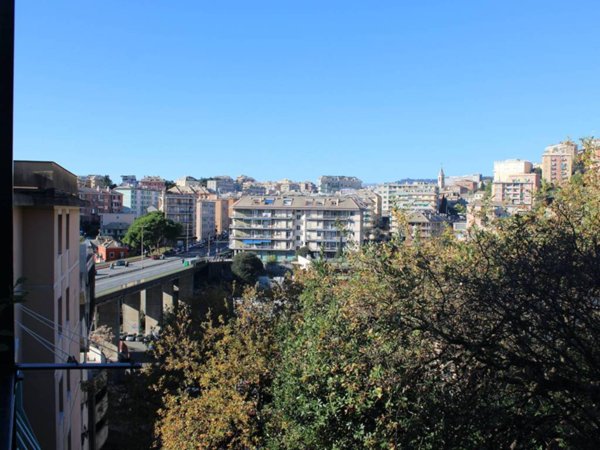 appartamento in vendita a Genova in zona Sturla