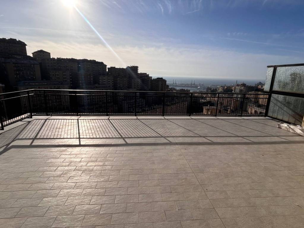 appartamento in vendita a Genova in zona Oregina