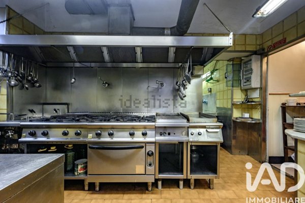 negozio in vendita a Genova in zona Foce