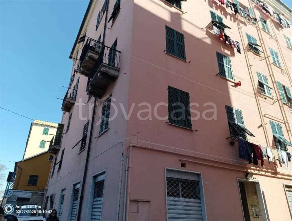 appartamento in vendita a Genova in zona Rivarolo