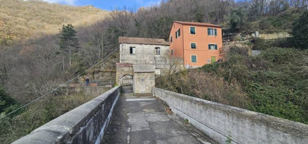 quadrivano in vendita a Genova in zona Struppa