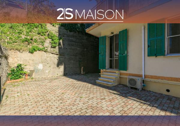 appartamento in vendita a Genova in zona Voltri