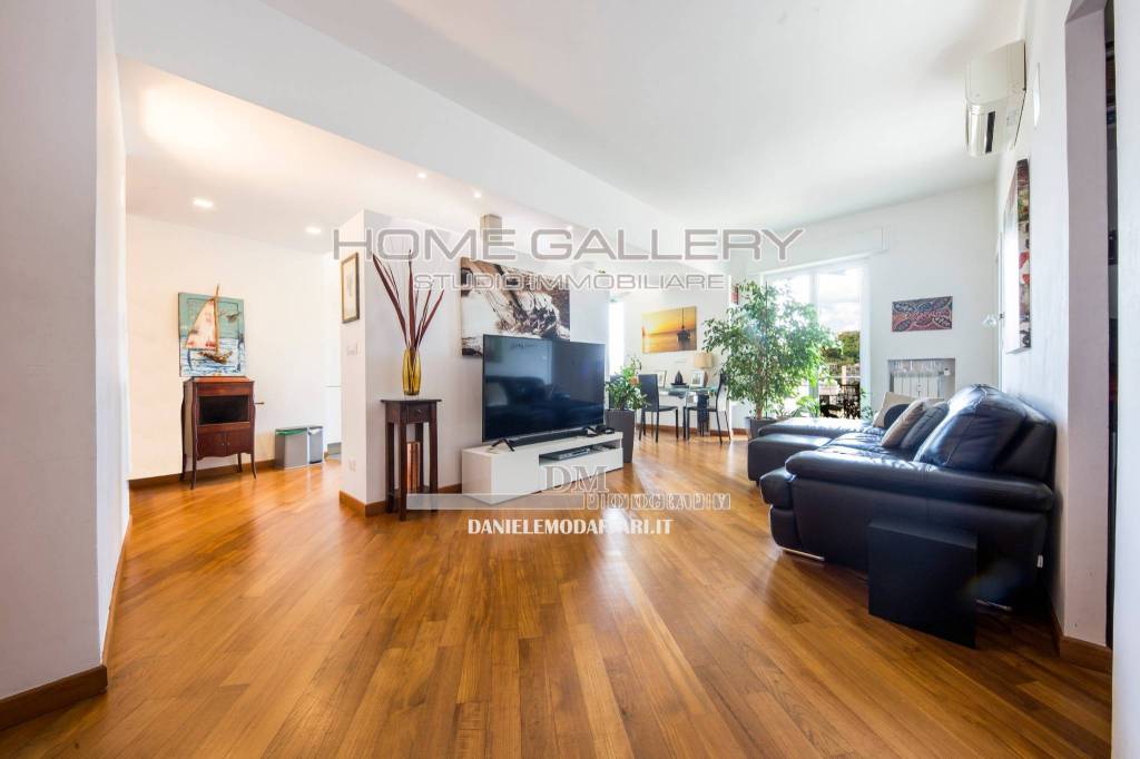 appartamento in vendita a Genova in zona Apparizione