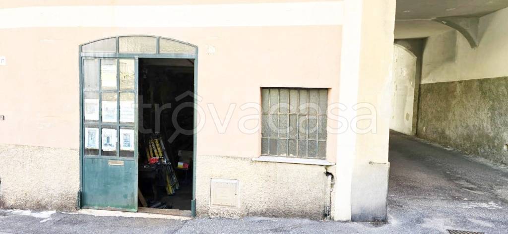 locale commerciale in vendita a Genova in zona Nervi
