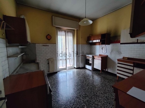 appartamento in vendita a Genova in zona Sestri Ponente