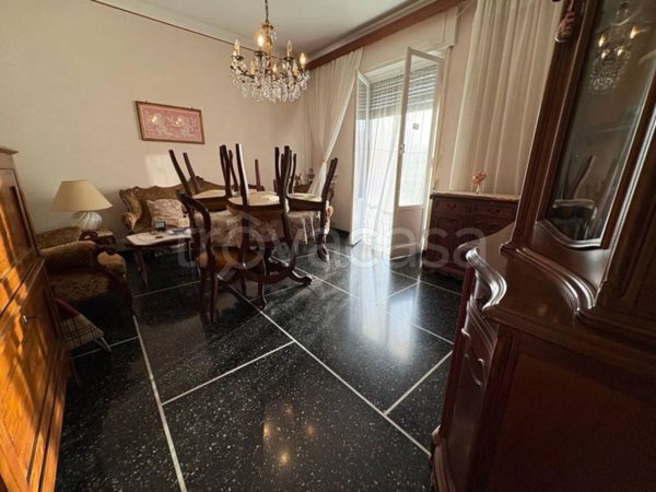 appartamento in vendita a Genova in zona Rivarolo