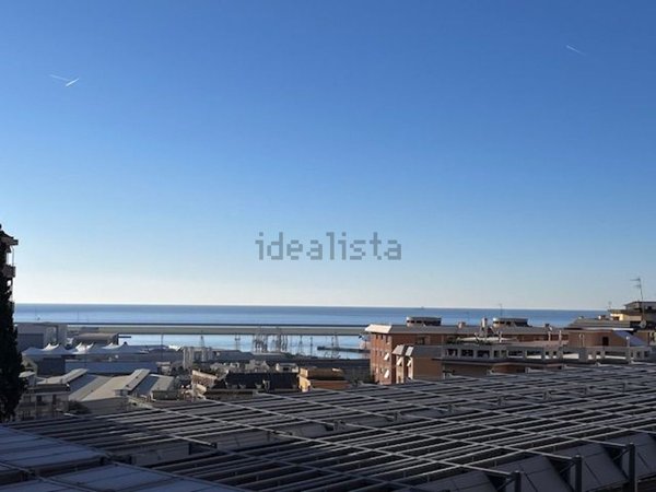 appartamento in vendita a Genova in zona Sestri Ponente