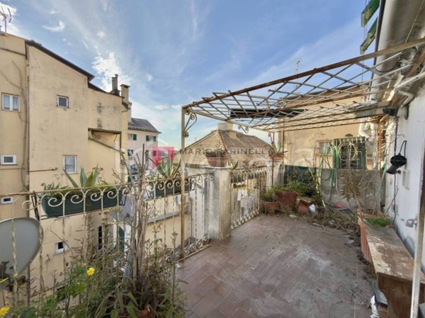 appartamento in vendita a Genova in zona Sottoripa / Maddalena / Molo