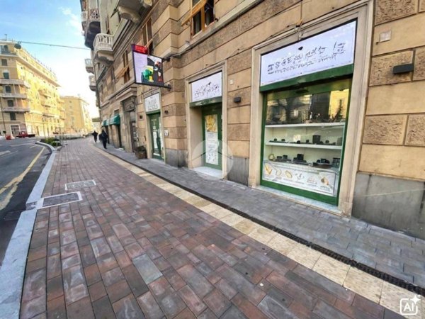 negozio in vendita a Genova in zona Cornigliano