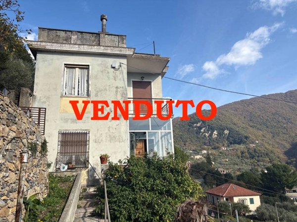 casa indipendente in vendita a Genova in zona Bavari
