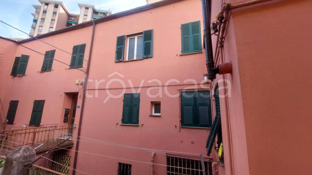 appartamento in vendita a Genova in zona Marassi