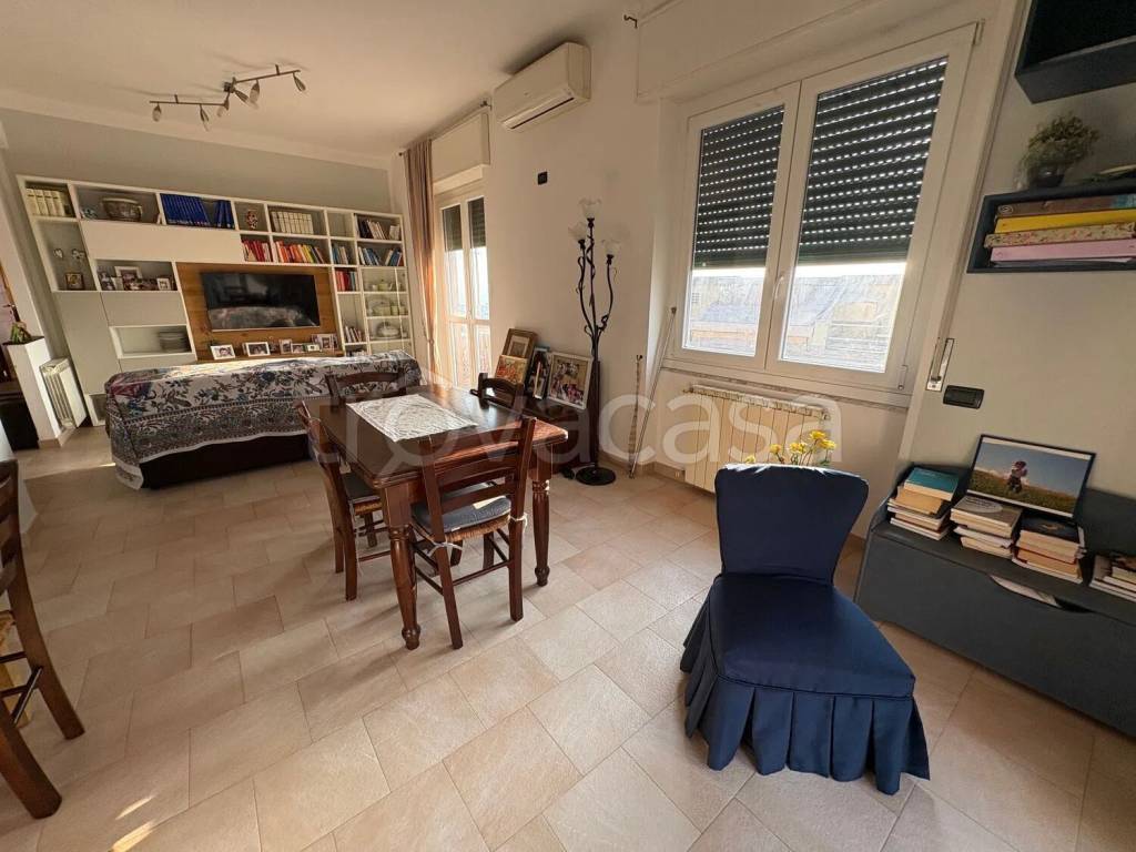 appartamento in vendita a Genova in zona Sestri Ponente