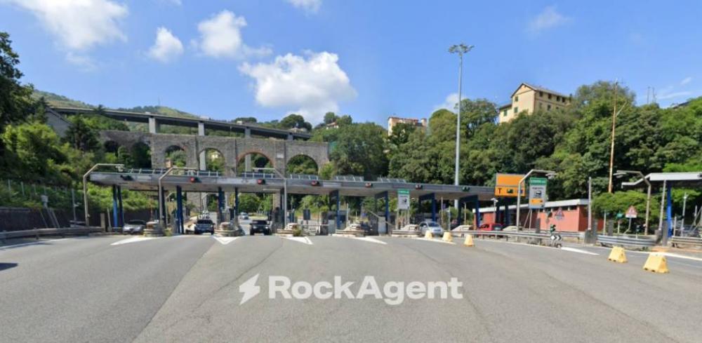 casa indipendente in vendita a Genova