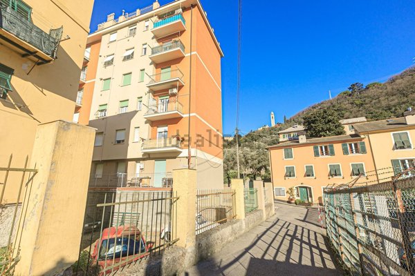 appartamento in vendita a Genova in zona Molassana