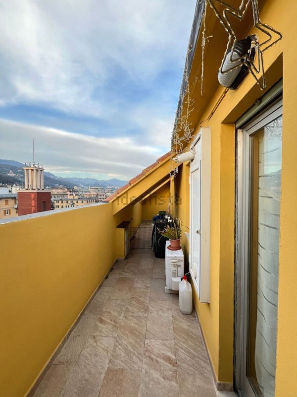 appartamento in vendita a Genova in zona Bolzaneto