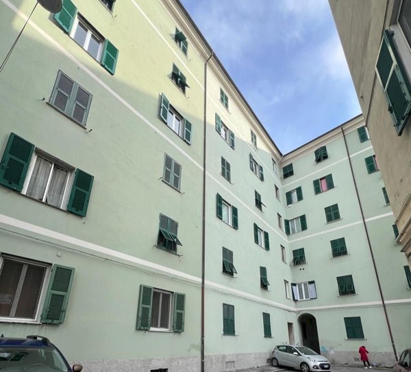 appartamento in vendita a Genova in zona Sestri Ponente