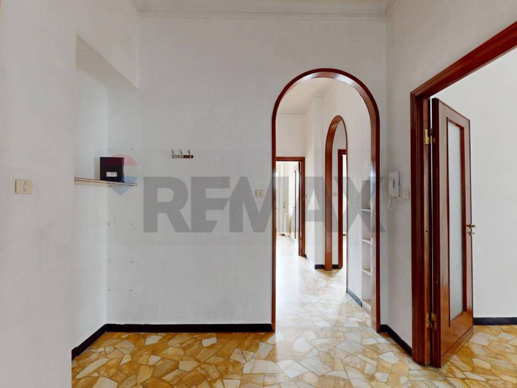 appartamento in vendita a Genova in zona Sestri Ponente