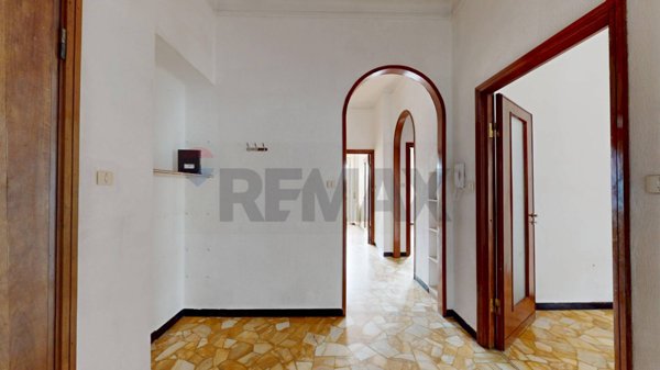 appartamento in vendita a Genova in zona Sestri Ponente