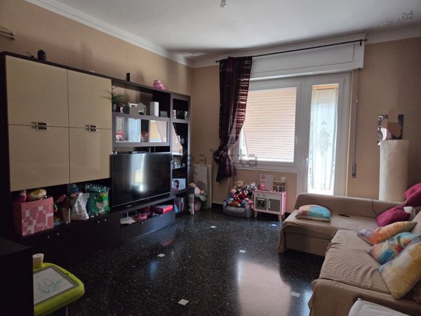 appartamento in vendita a Genova in zona Sestri Ponente