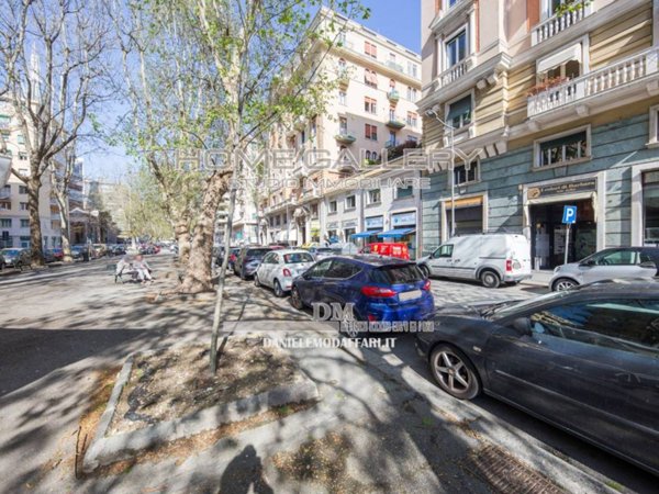 ufficio in vendita a Genova in zona Foce