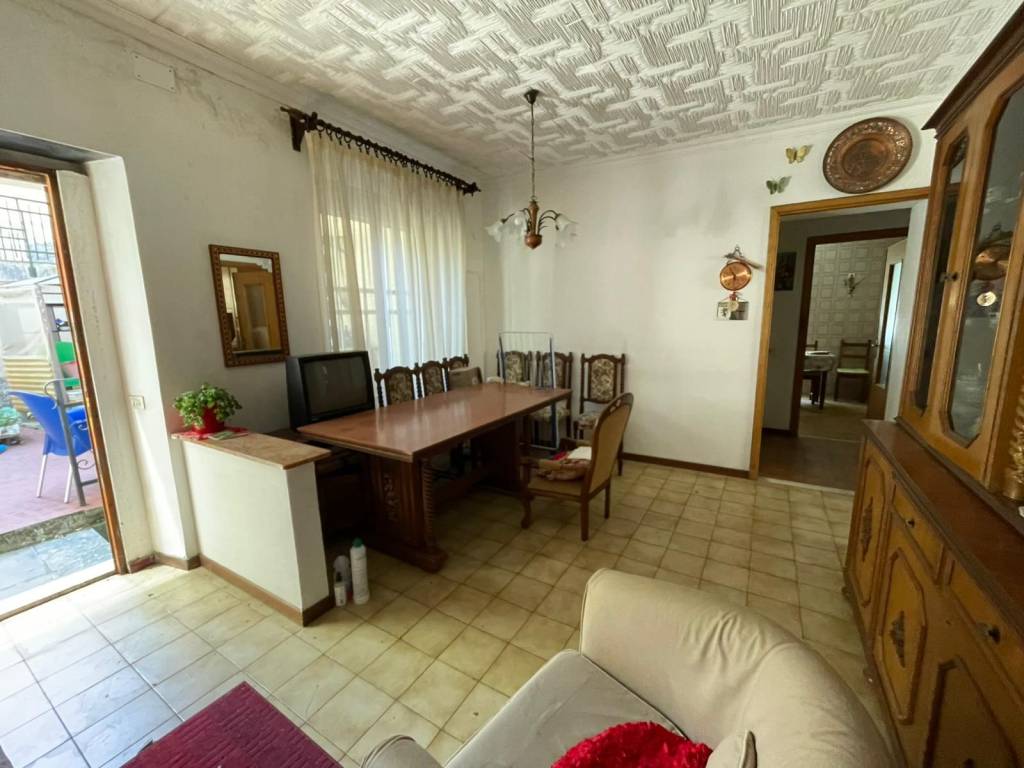 appartamento in vendita a Genova in zona Quezzi