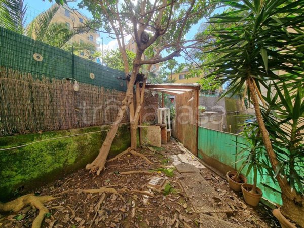 appartamento in vendita a Genova in zona Sestri Ponente