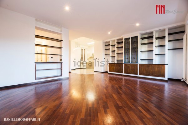 appartamento in vendita a Genova in zona Foce