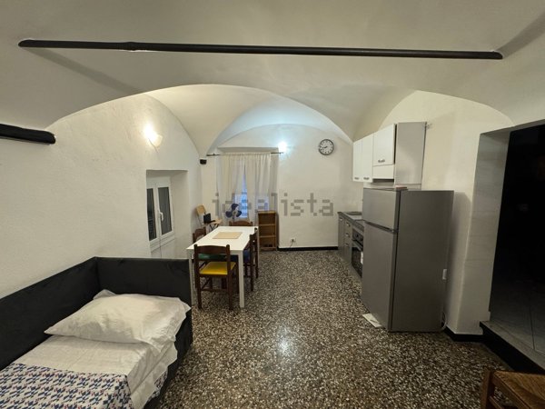 appartamento in vendita a Genova in zona Sottoripa / Maddalena / Molo