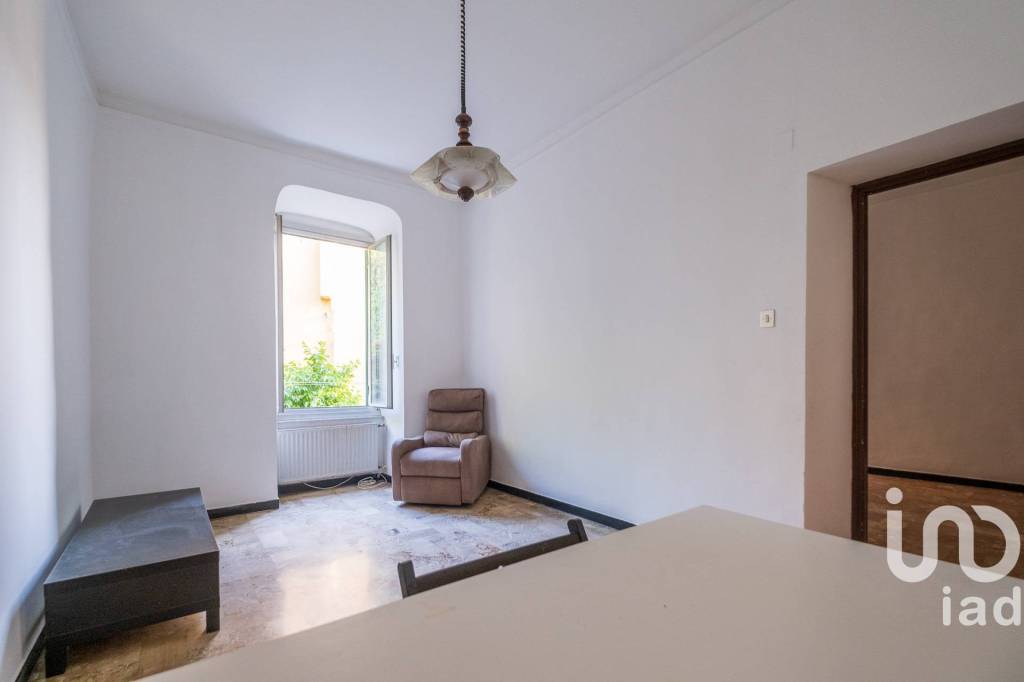 appartamento in vendita a Genova in zona Rivarolo