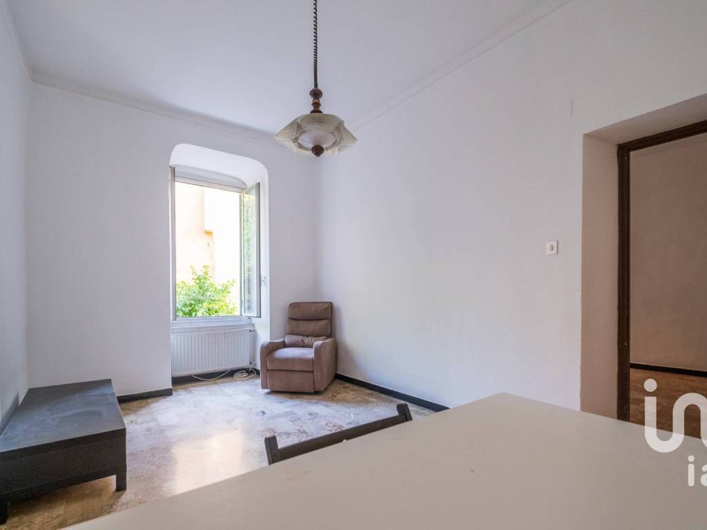 appartamento in vendita a Genova in zona Rivarolo