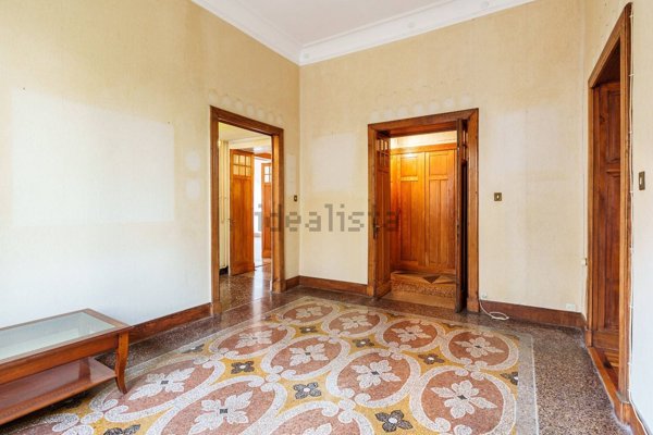 appartamento in vendita a Genova in zona Castelletto