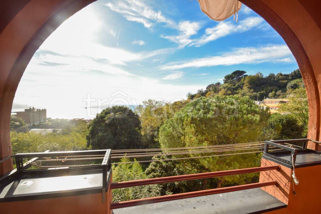 appartamento in vendita a Genova in zona Voltri