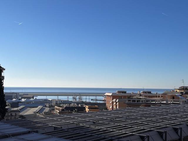 appartamento in vendita a Genova in zona Sestri Ponente