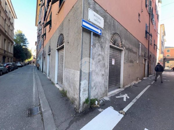 negozio in vendita a Genova in zona Sestri Ponente