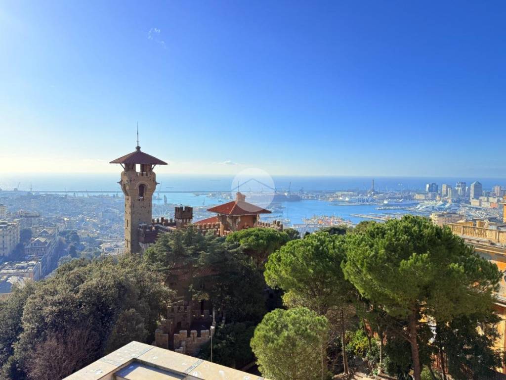 appartamento in vendita a Genova in zona Castelletto