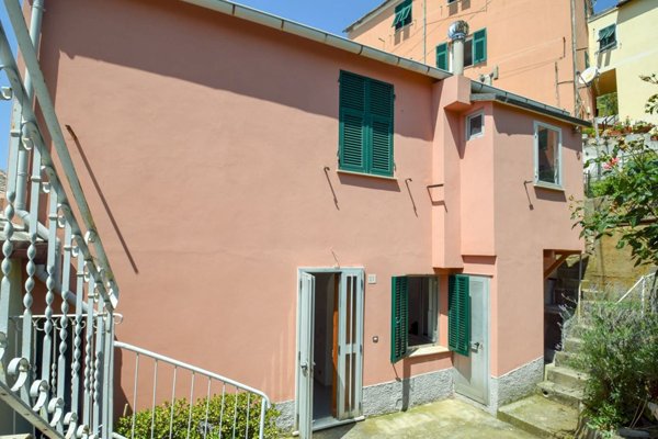 casa semindipendente in vendita a Genova in zona Crevari