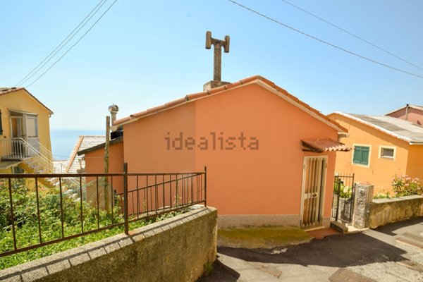 casa semindipendente in vendita a Genova in zona Crevari