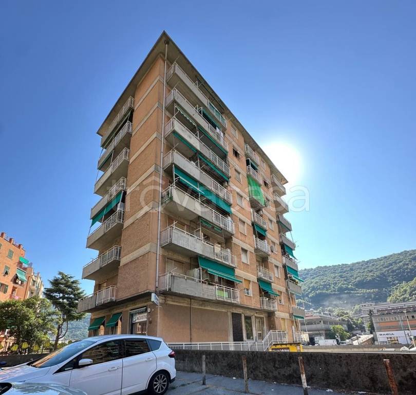 appartamento in vendita a Genova in zona Molassana