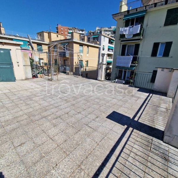 appartamento in vendita a Genova in zona Sestri Ponente