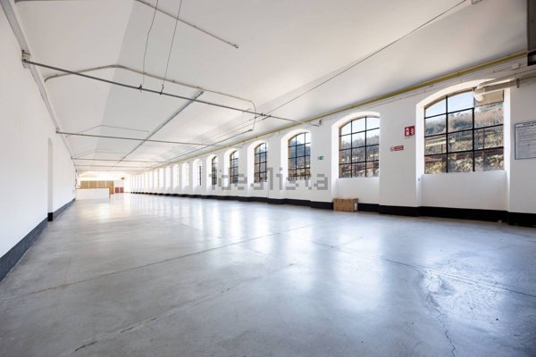 capannone in vendita a Genova in zona San Quirico