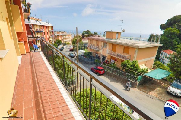 appartamento in vendita a Genova in zona Sestri Ponente