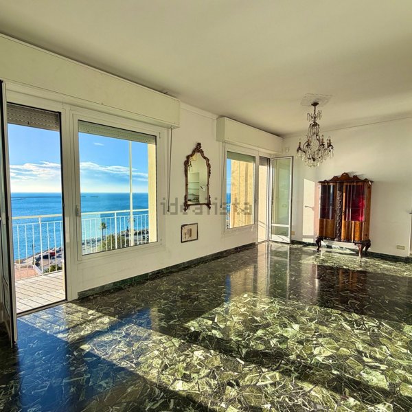 appartamento in vendita a Genova in zona Pegli