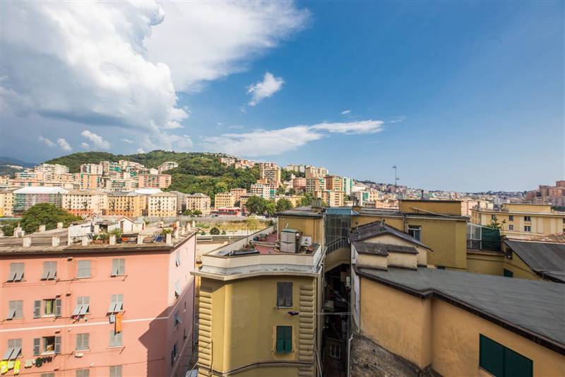 appartamento in vendita a Genova in zona Marassi