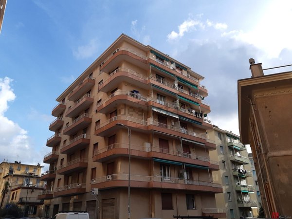 appartamento in vendita a Genova in zona Sestri Ponente